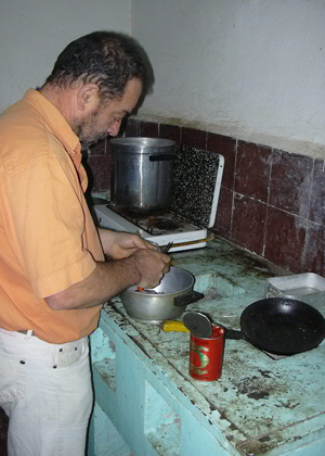 Richard is cooking (Tunisia)